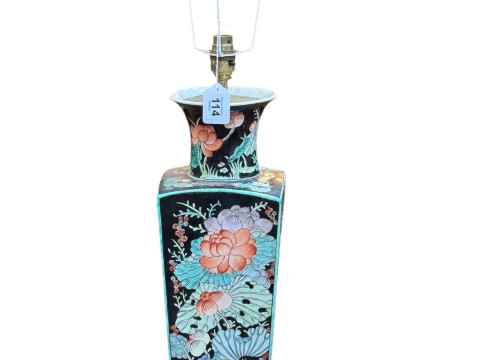 Large Oriental table lamp, 47cm high.