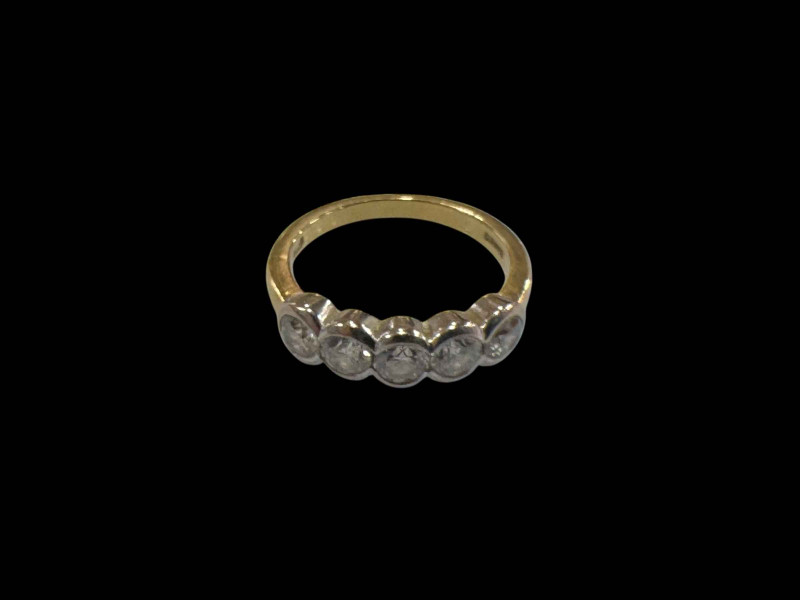 Diamond five stone 18 carat gold ring, size O.