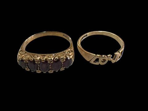Garnet 9 carat gold ring, size R, and 9 carat LOVE ring (2).