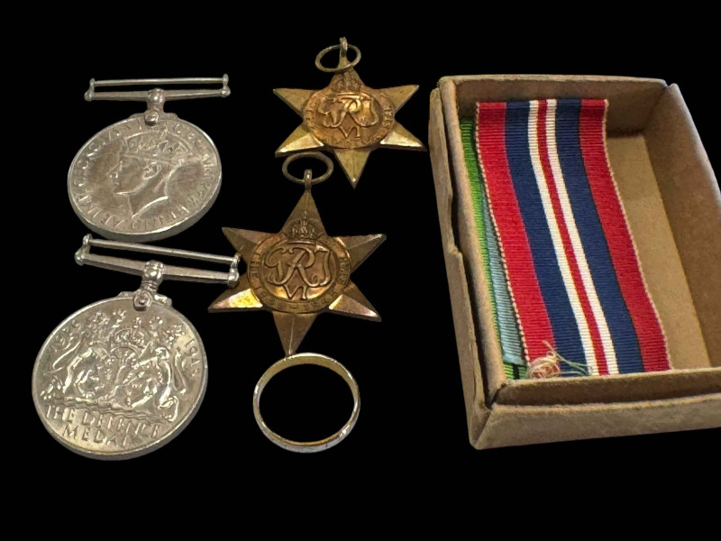 14k gold ring and set of WWII medals.