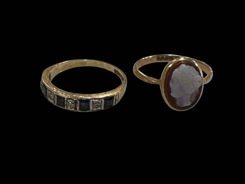 Sapphire and diamond 9 carat gold ring, and 9 carat gold cameo ring (2).