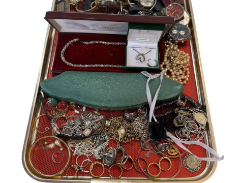 Tray lot of jewellery and watches including some silver.