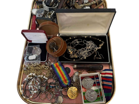 Tray lot with jewellery, watches and medals.