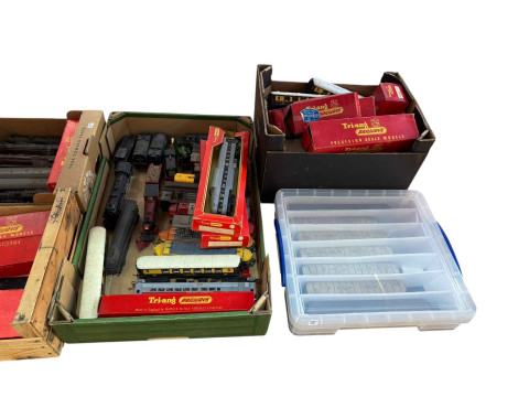 Triang model railway pieces and bound British Railway Modelling magazines.