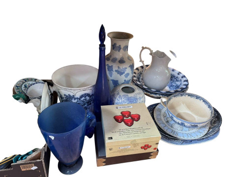 Collection of blue and white pottery, Bols houses, table lamp, etc. thumbnail