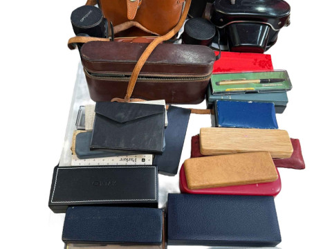 Collection of cameras, pens, lenses including Schultz, Optomax, Parker,...