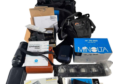 Collection of cameras, lenses including Minolta, Dynax, Olympus, etc.