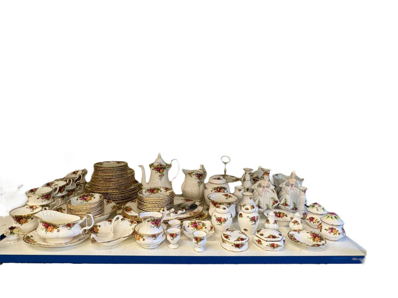 Collection of Royal Albert Old Country Roses, approximately 80 pieces.