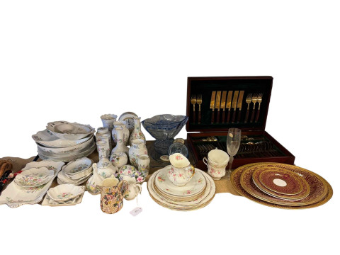 Collection of Aynsley Wild Tudor, Thomas Goode & Co Ltd fine bone china,...