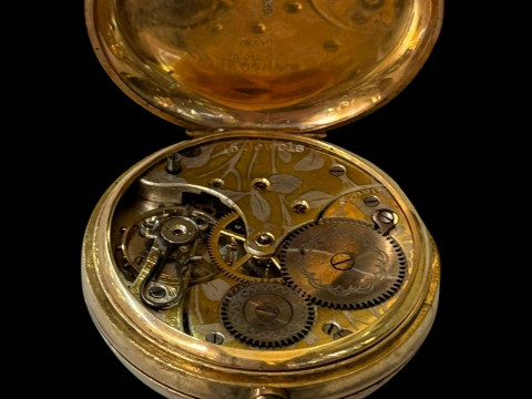 9 carat gold keyless pocket watch. thumbnail