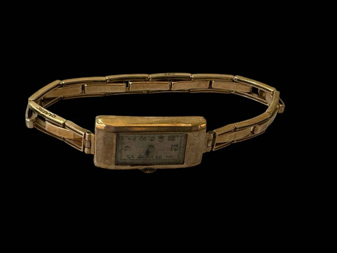 1930's 9 carat gold ladies bracelet watch.