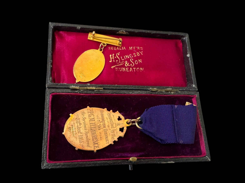9 carat gold Oddfellows Manchester medal, and Darlington Mayoress medal (2).