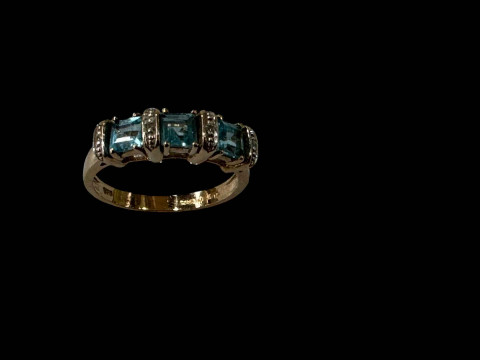 9 carat gold, diamond and blue topaz/aqua ring, size P.