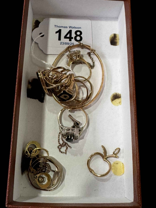 Collection of jewellery including 9 carat gold tigers eye ring, seven more 9 carat gold rings, 14 carat ring, and other pieces.