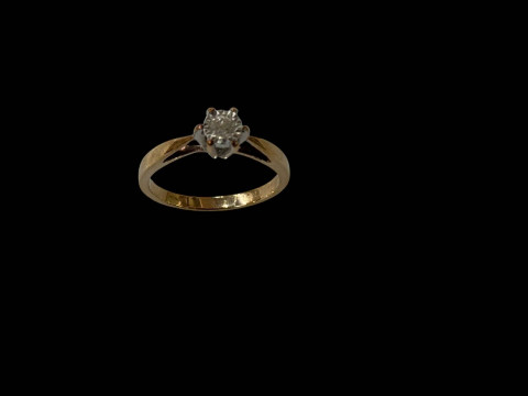 Diamond illusion set 9 carat gold ring, size J.