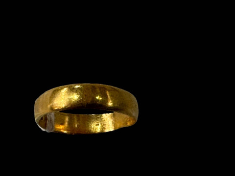 22 carat gold wedding band.