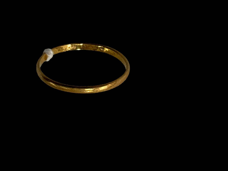 22 carat gold band ring.