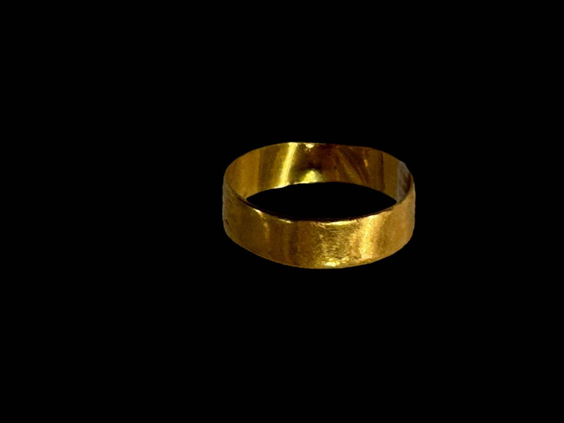 22 carat (916) gold wedding band.
