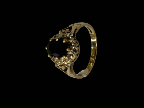 9 carat gold gem set ring.