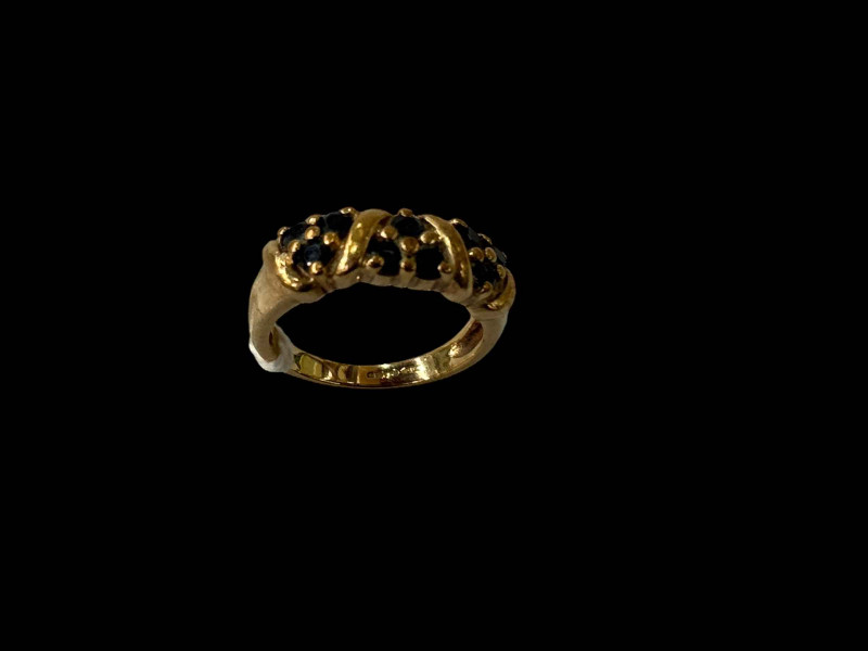 Sapphire set 9 carat gold ring, size L.
