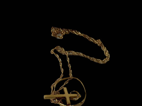 9 carat gold cross with chain and 9 carat gold ring (2).