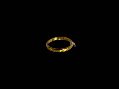 22 carat gold band ring.