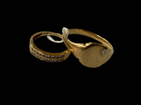 Diamond set 9 carat gold ring and unmarked gold ring (2).