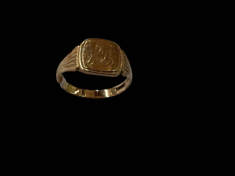 9 carat gold signet ring.