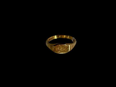 22 carat gold signet ring.