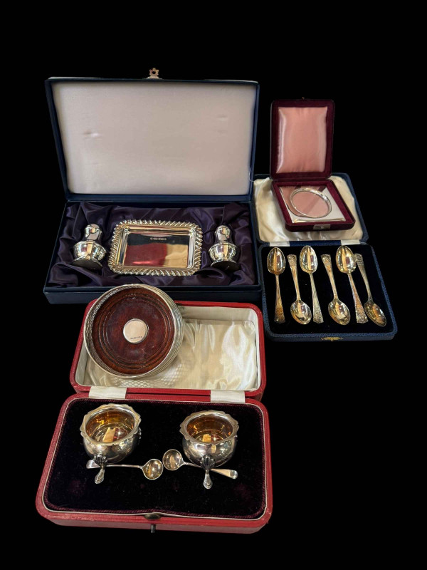 Cased silver salts, teaspoon, coaster, salt and pepper, small photo frame (5).