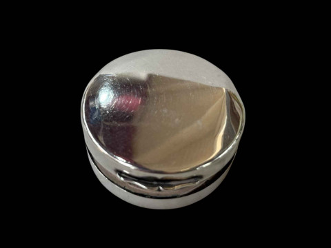 Edwardian silver cased desk barometer, London 1902, 6.25cm diameter. thumbnail