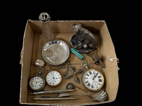 Collection of mostly silver items including pig ornament, lock, pencil,...