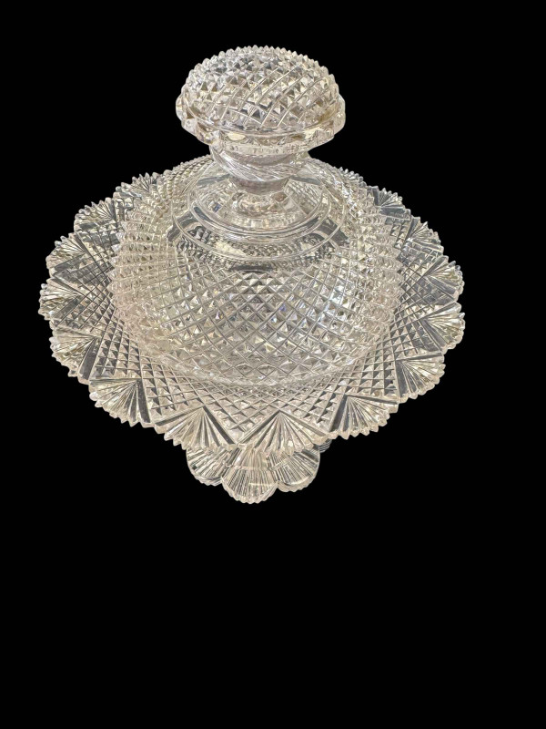 19th Century Anglo/Irish cut glass centre piece with cover, 25cm.