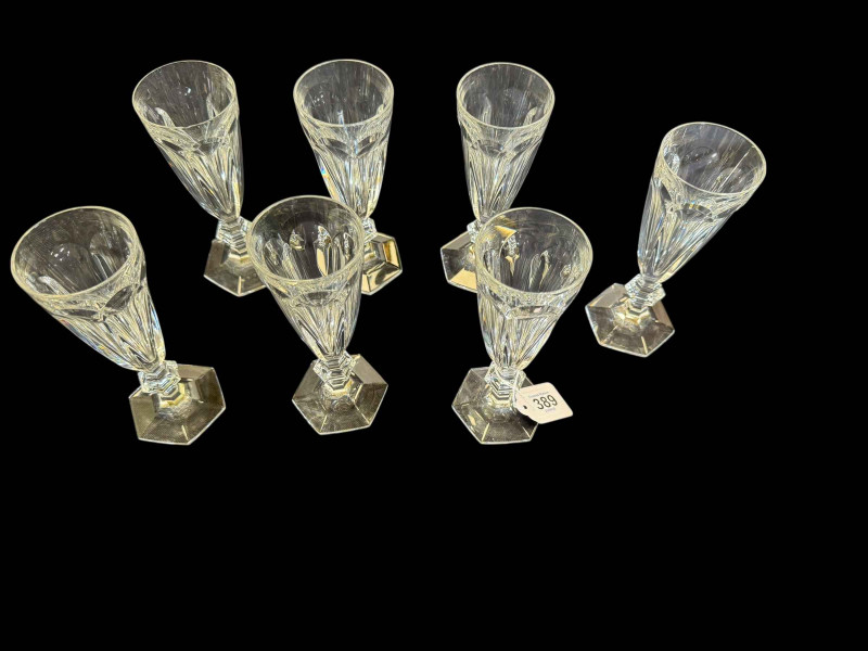 Seven Baracat Harcourt champagne flutes.