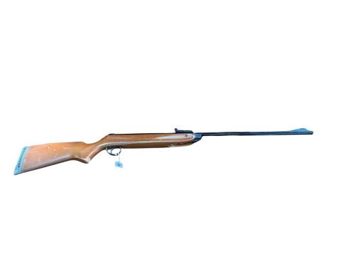 BSA Meteor 177 air rifle and Slavia air pistol (2), no licence required...