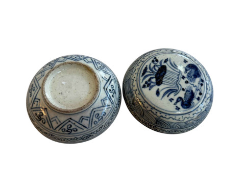 Chinese blue and white bowl and cover decorated with fish and duck, 12.5cm diameter. thumbnail