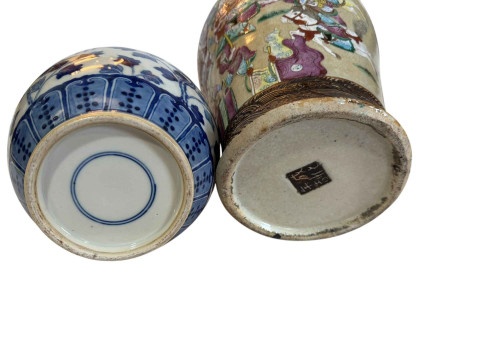 Chinese blue and white double gourd vase with exotic birds, two circle mark, 36cm, together with large vase (2). thumbnail