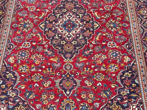 Persian floral decorated carpet with central medallion, 3.20 by 1.96. thumbnail