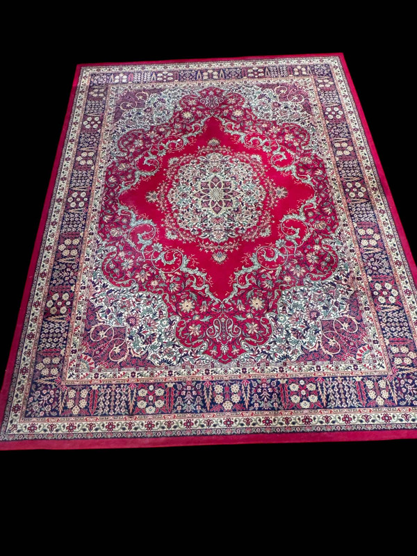 Traditional Wilton carpet with central medallion, 3.63 by 2.76.