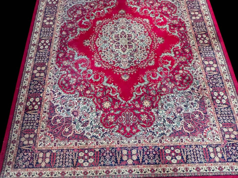 Traditional Wilton carpet with central medallion, 3.63 by 2.76.