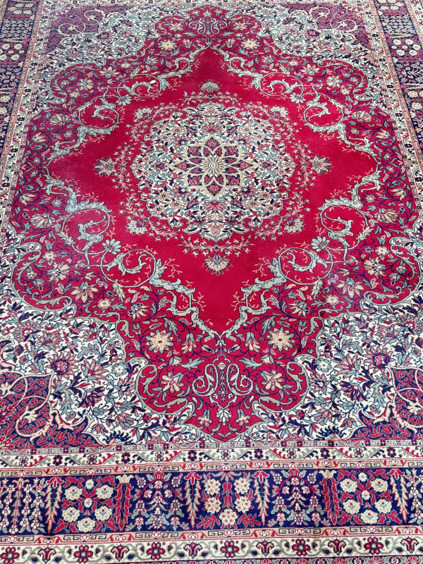 Traditional Wilton carpet with central medallion, 3.63 by 2.76.