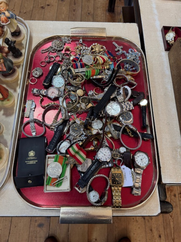Tray lot of jewellery, watches and medals.