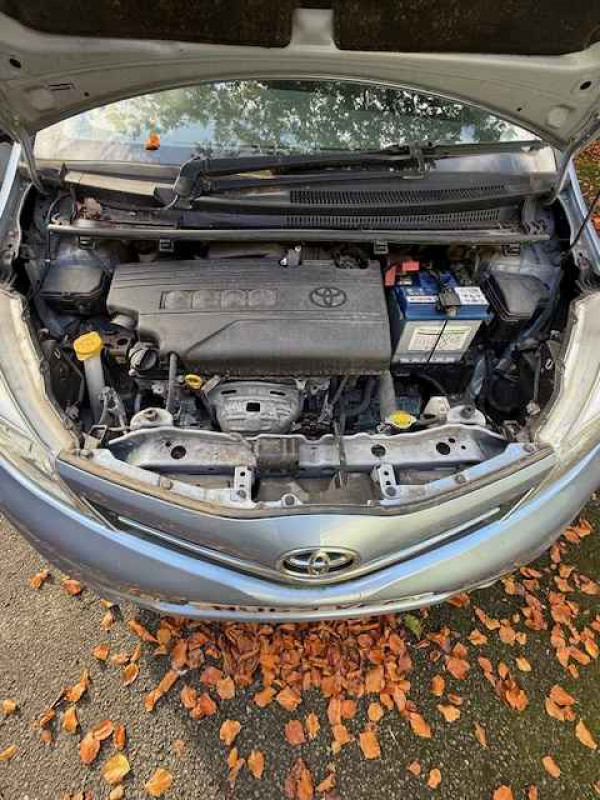 Motor Vehicle: Toyota Yaris TR VVT01, five door hatchback, colour blue, petrol car, registration number: NU63 VFP, mileage approximately 35,200, MOT expired 10th September 2025, vehicle is SORN. Car has many condition issues, please view before purchase, and car is offsite so Viewing is by Appointment only. Buyers Premium is 15% (plus VAT)