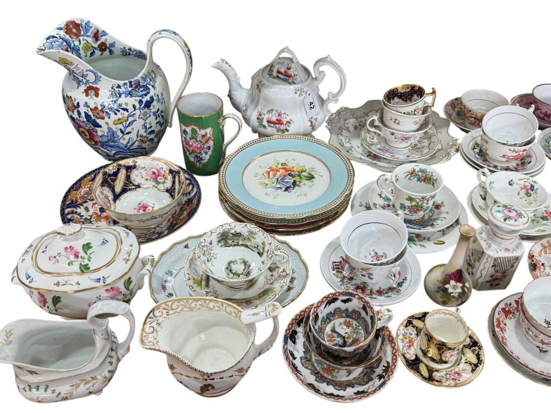 Very good collection of Victorian cabinet cups and saucers including Davenport, hand painted, cream jug and sucrier, teapot, large jug, Royal Worcester floral painted vase, hand painted dessert plates, Continental porcelain, etc.