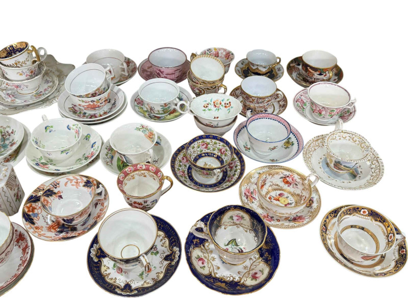 Very good collection of Victorian cabinet cups and saucers including Davenport, hand painted, cream jug and sucrier, teapot, large jug, Royal Worcester floral painted vase, hand painted dessert plates, Continental porcelain, etc.