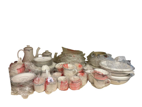 Good collection of Royal Doulton Andante tableware etc.