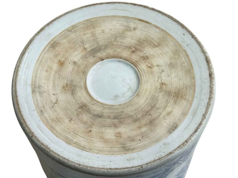 Large Chinese blue and white brush pot with mountainous decoration, 15cm.