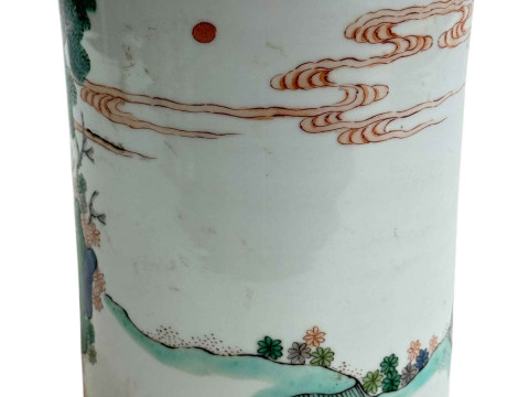 Chinese famille rose brush pot with warriors decoration, 15cm. thumbnail