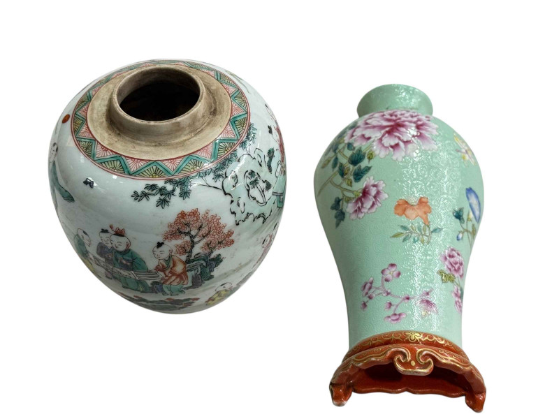 Chinese famille rose on green wall vase, 19.5cm, and small ginger jar (2).