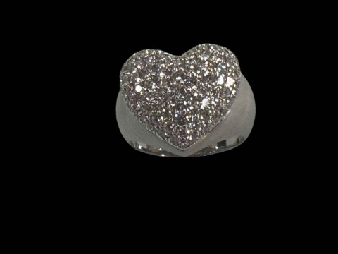 18 carat white gold heart shaped diamond pavé set ring, size M.